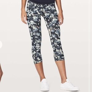 Lululemon Wunder Under Crop (Hi-Rise) 21" in Spring Bloom Multi